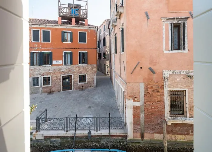 Apartments In San Marco With Canal View By Wonderful Italy